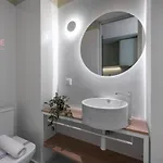 V19, Nilie Hospitality Mgmt شقة